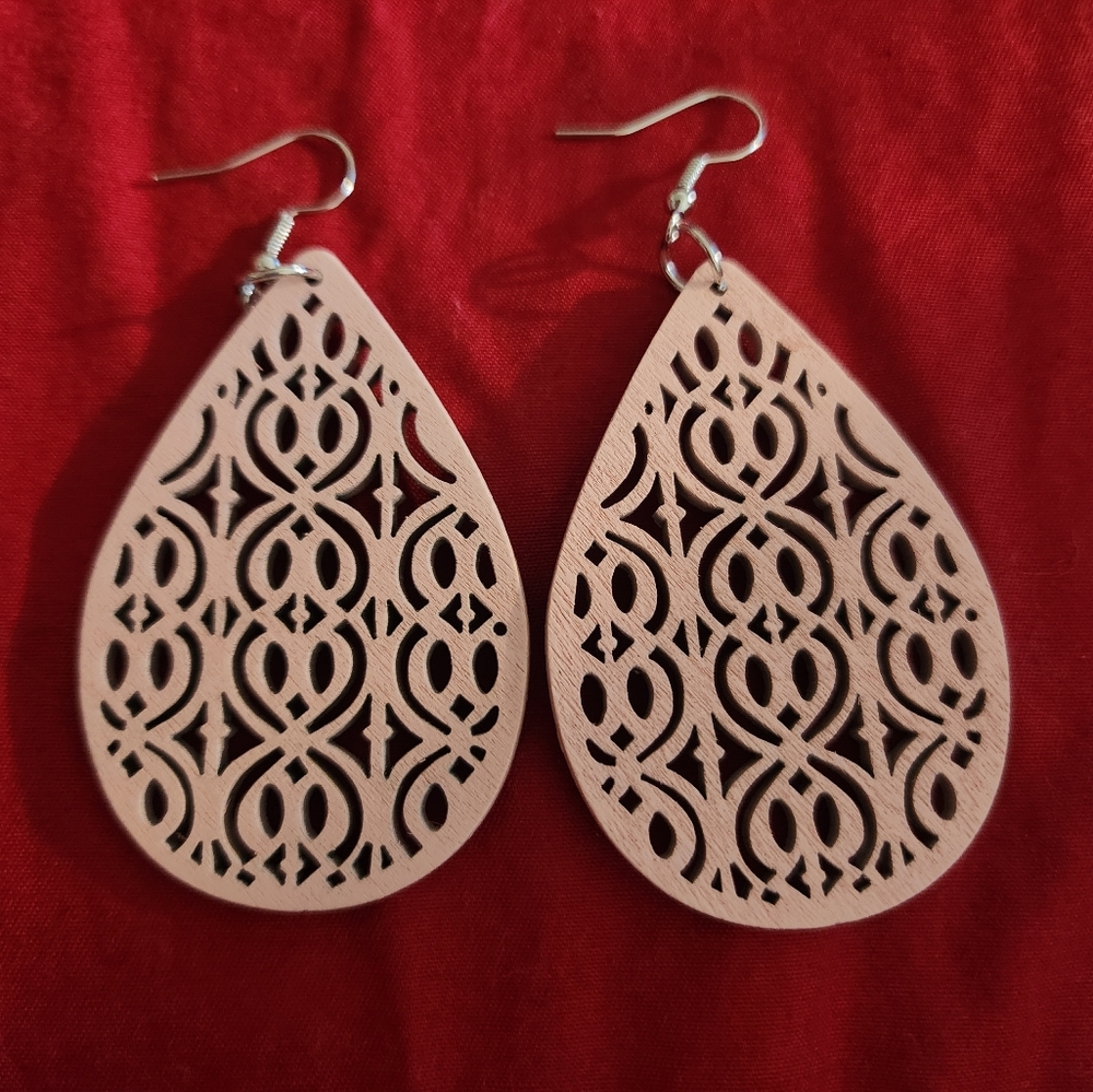 New pink filigree teardrop fashion earrings